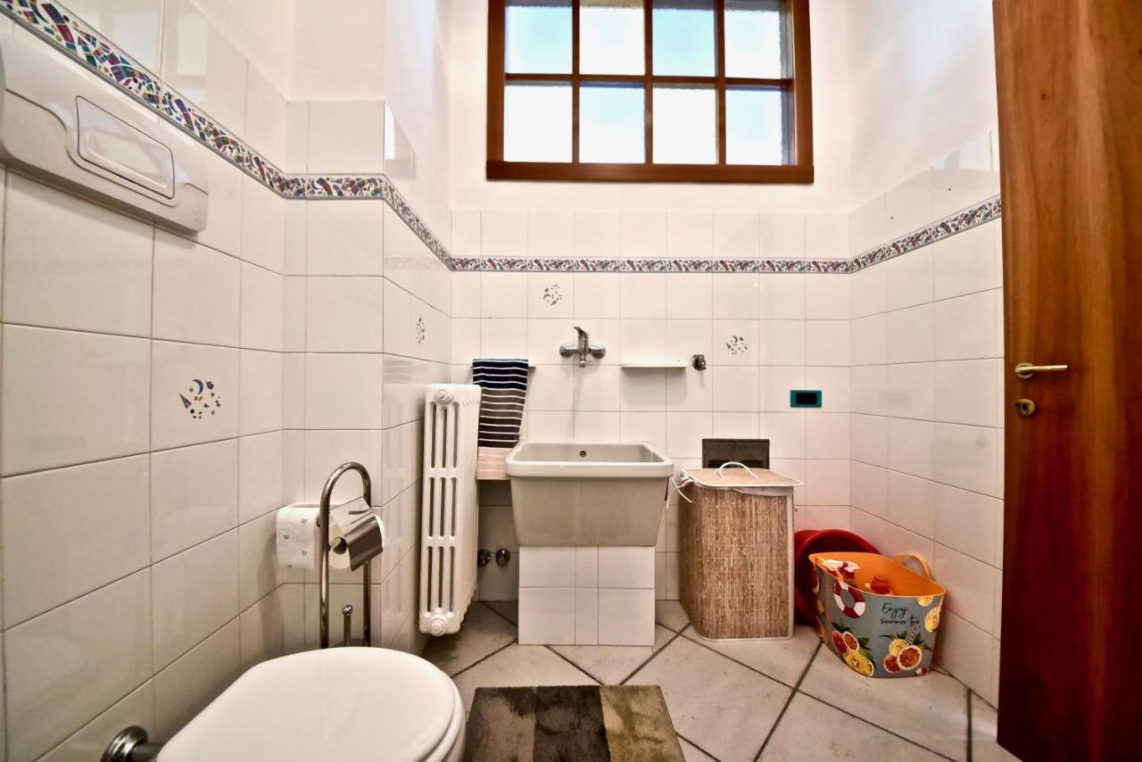 Modern Apartment Halfway Between Milan And Como 코글리아테 외부 사진