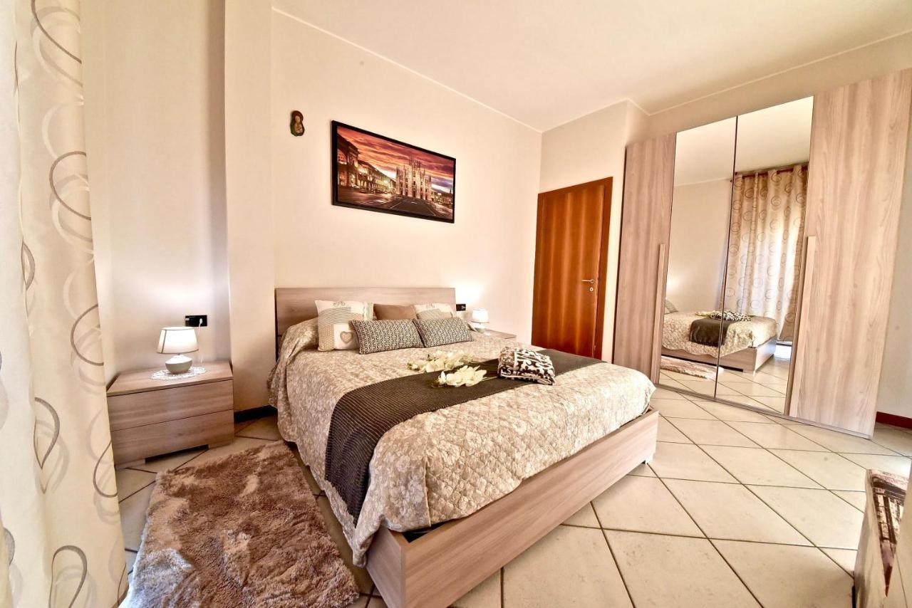 Modern Apartment Halfway Between Milan And Como 코글리아테 외부 사진