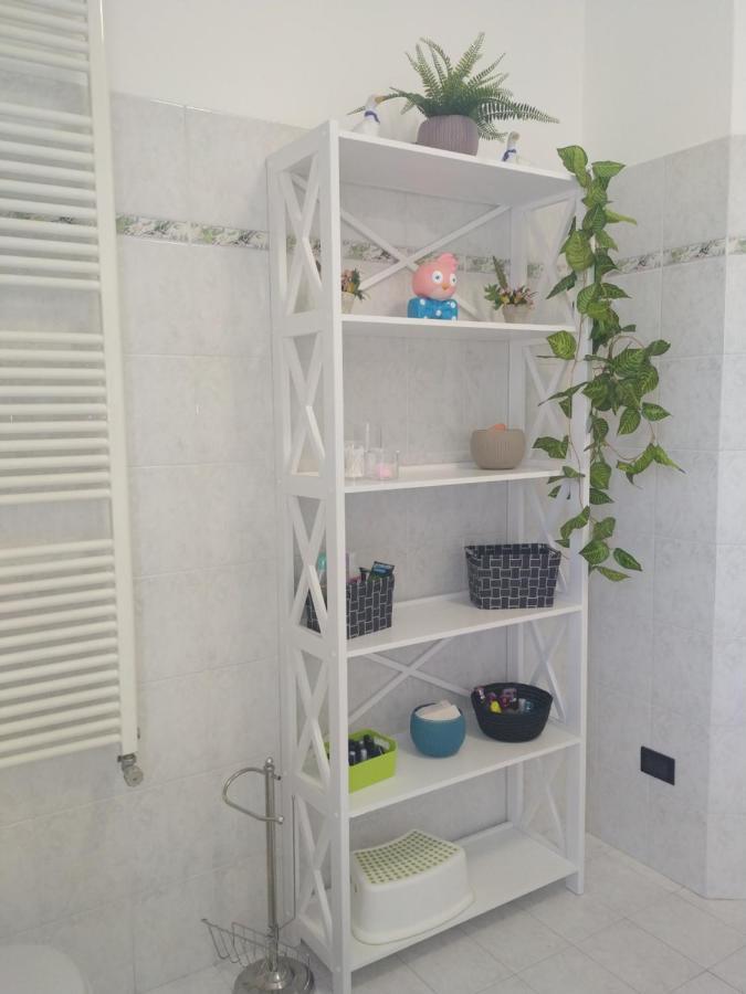 Modern Apartment Halfway Between Milan And Como 코글리아테 외부 사진